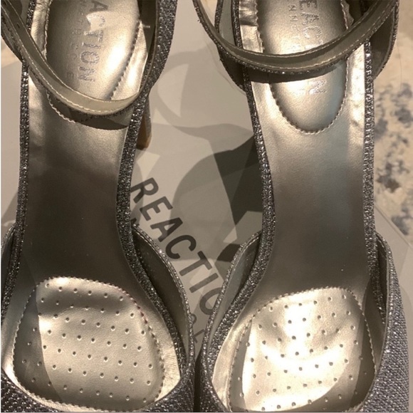 Women’s Kenneth Cole Reaction sparkly dressy heels - Picture 2 of 9